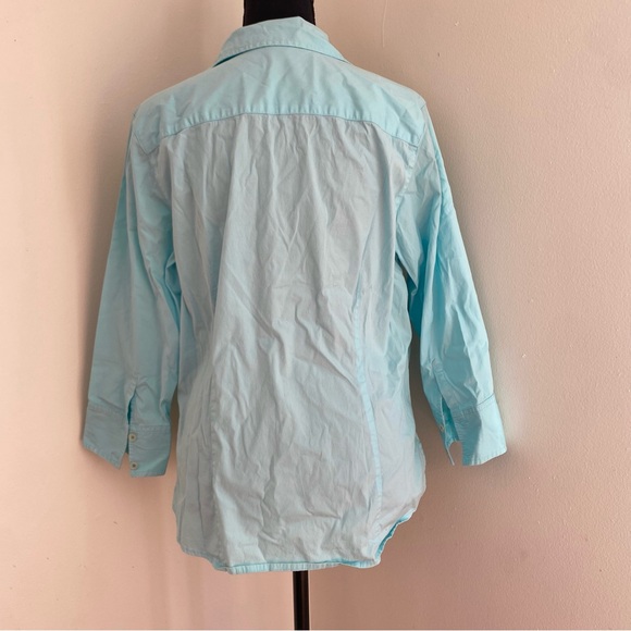 Eddie Bauer Large Light Blue Button Up Shirt with Buttoned Cuffs - Picture 2 of 7